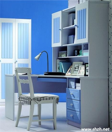兒童房藍色轉角書桌