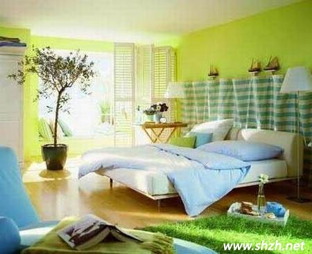 臥室對(duì)車道